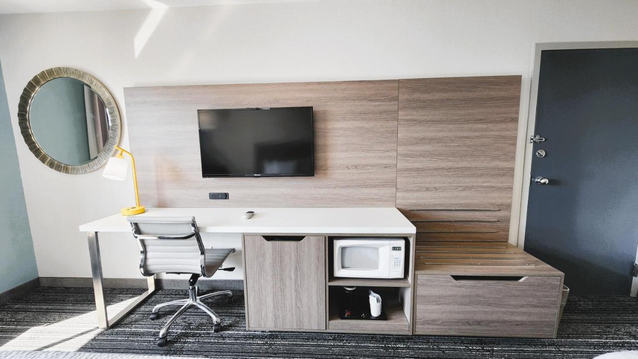 Americas Best Value Inn & Suites-Foley Eksteriør billede