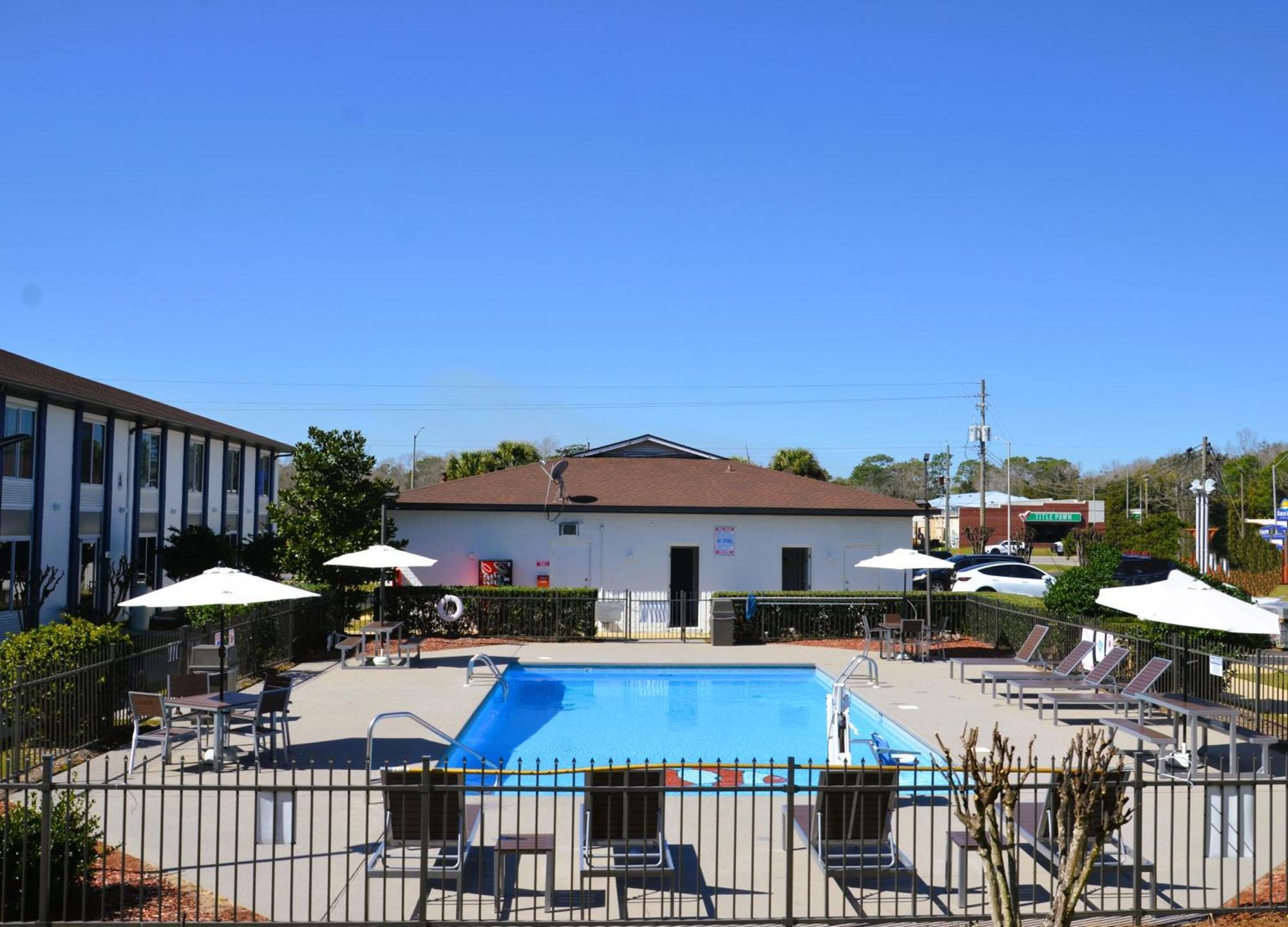 Americas Best Value Inn & Suites-Foley Eksteriør billede